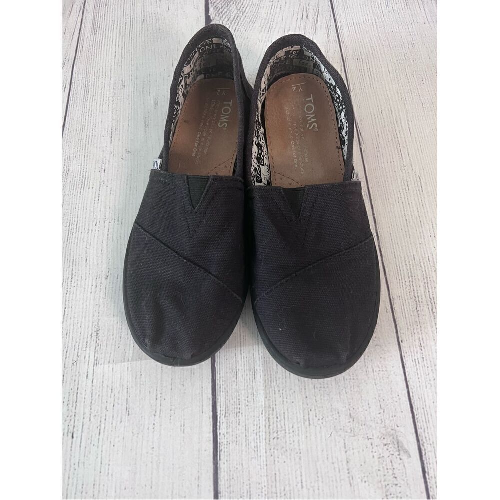 Toms Youth Black slip ons Size Y2 - 8.125”